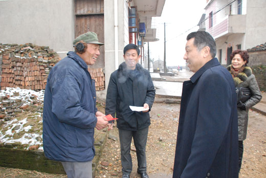 集團(tuán)工會(huì)走訪慰問(wèn)豐城市困難戶