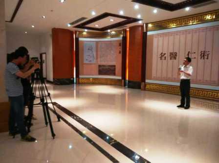 江西電視臺欄目組到仁和集團現(xiàn)場錄制節(jié)目