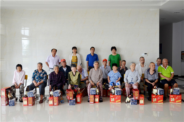 送上愛(ài)心關(guān)懷 迎接端午佳節(jié)