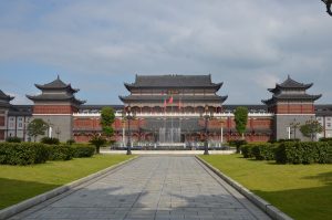 全國政協(xié)委員、仁和集團董事長楊文龍：加快中醫(yī)藥、西醫(yī)藥、中西醫(yī)結合醫(yī)藥協(xié)調(diào)發(fā)展