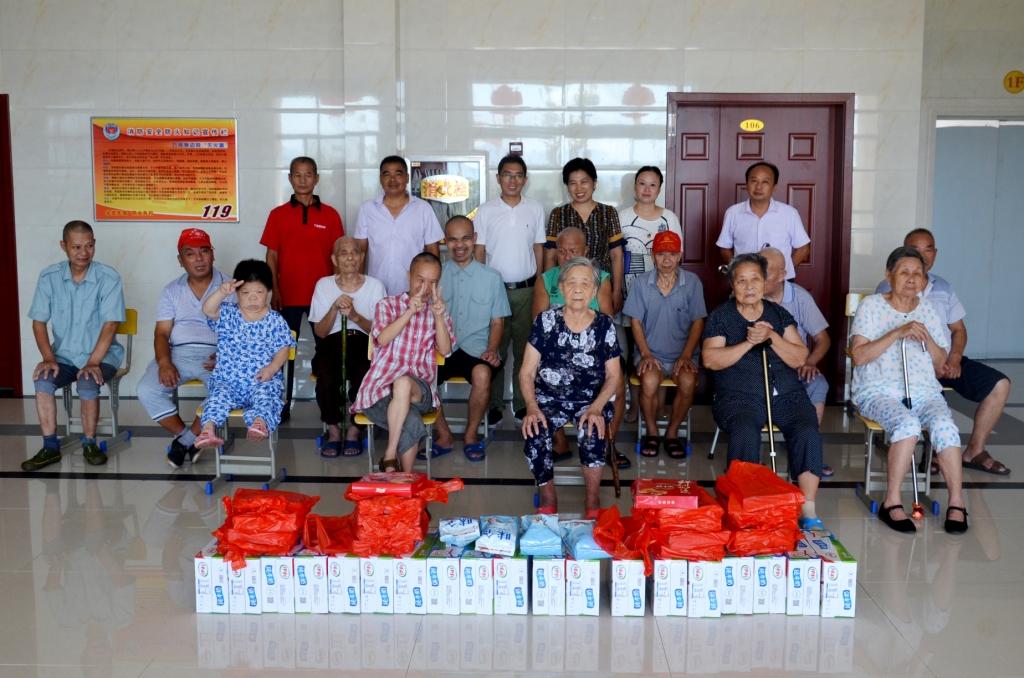 1506420313050097173.jpg 仁和集團2017年中秋前夕走訪慰問福利院.jpg