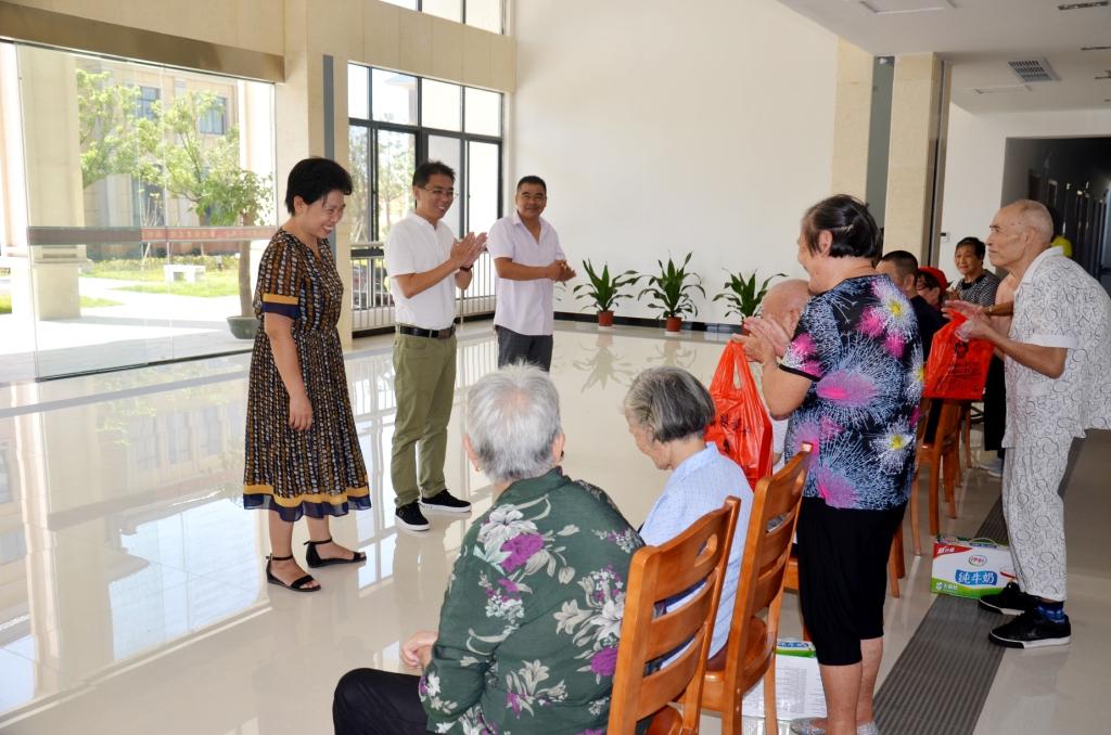 1506420333170041658.jpg 仁和集團2017年中秋前夕走訪慰問福利院2.jpg