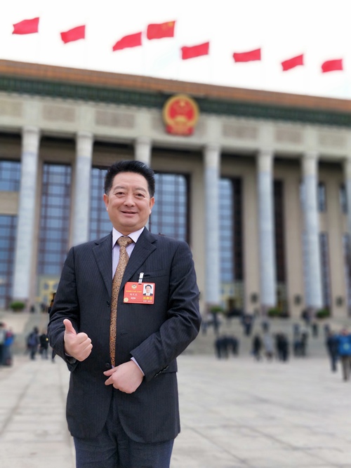 全國政協(xié)委員楊文龍（受訪者供圖）_副本